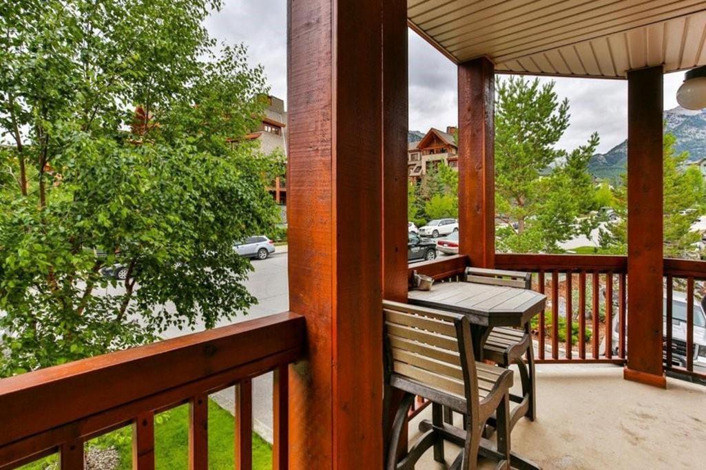 B&B Falcon Crest Lodge 1Br 1Pullout Canmore Ngoại thất bức ảnh