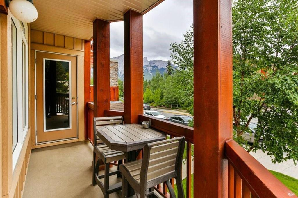 B&B Falcon Crest Lodge 1Br 1Pullout Canmore Ngoại thất bức ảnh